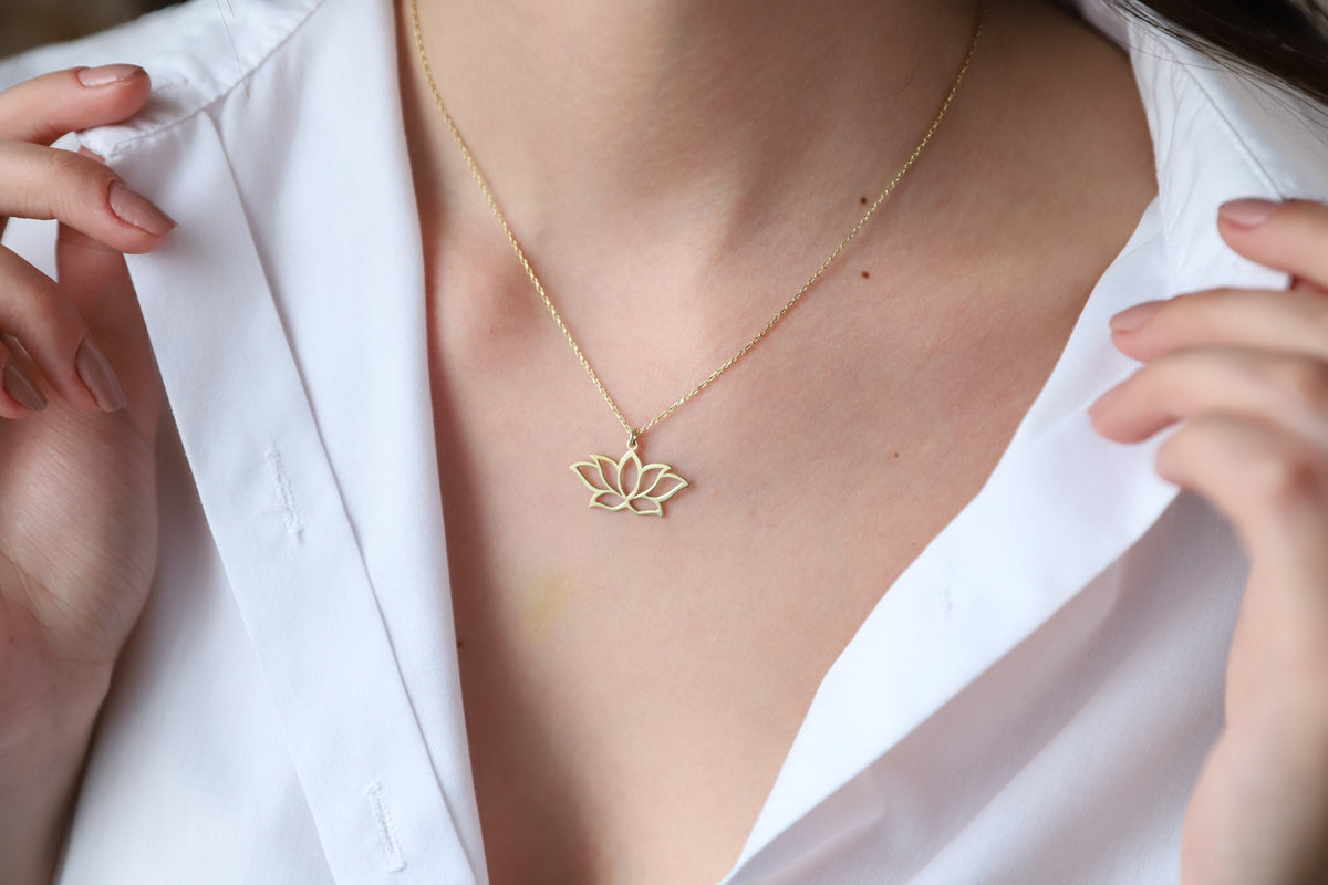 Dainty Lotus Flower Necklace Friendship, Cute Handmade Lotus Pendant Necklace in Sterling Silver, Gold and Rose Gold, Birthday Gifts Jewelry