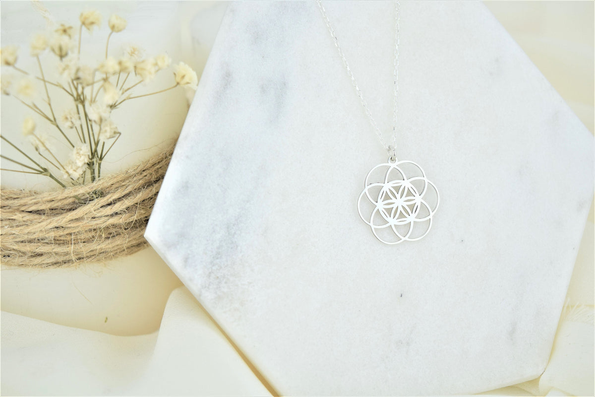 Flower of Life Necklace, Gifts for Her, Mom Jewelry, Flower of Life Pendant, Seed of Life Necklace, Life Flower, Everyday Necklace Silver