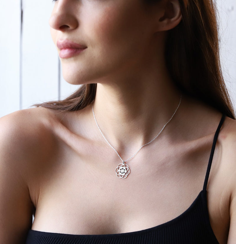 Flower of Life Necklace, Gifts for Her, Mom Jewelry, Flower of Life Pendant, Seed of Life Necklace, Life Flower, Everyday Necklace Silver