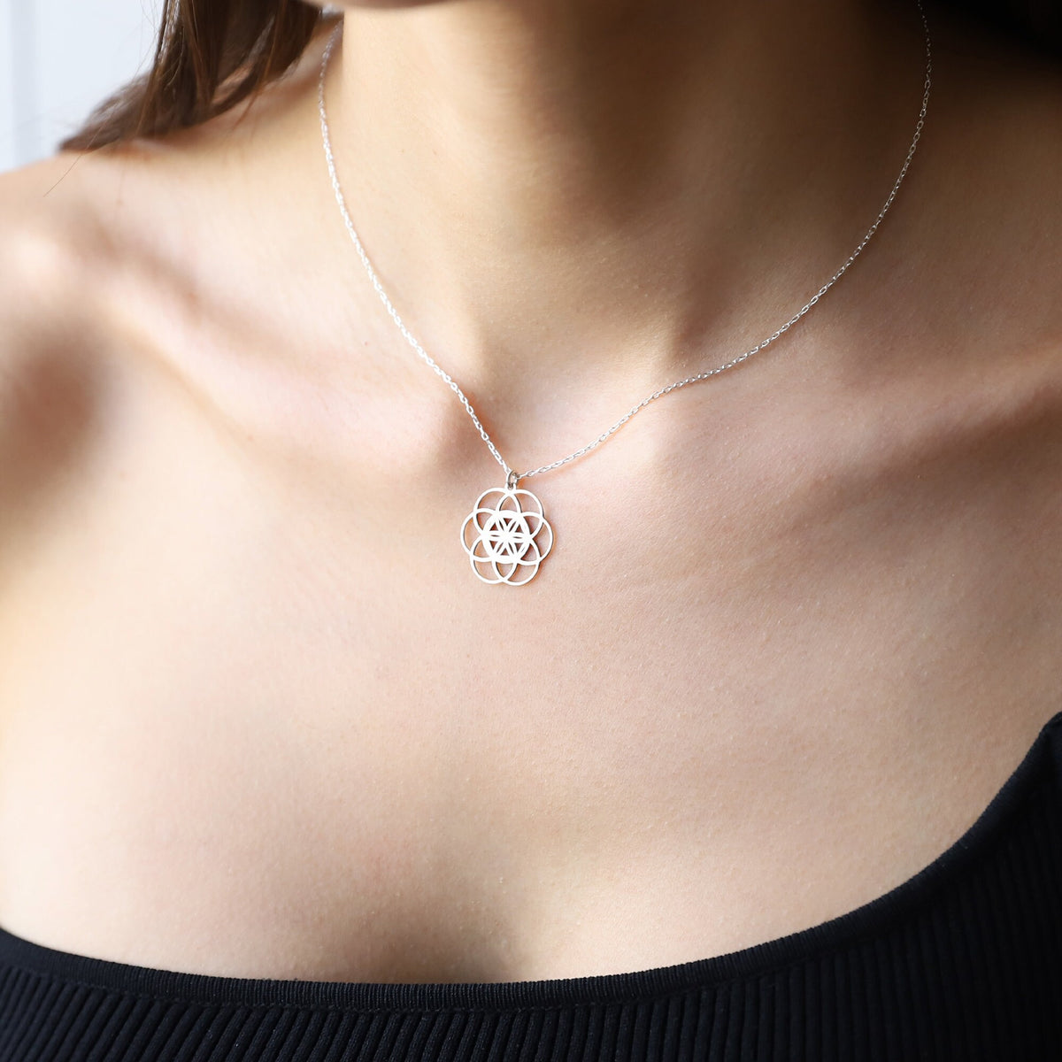 Flower of Life Necklace, Gifts for Her, Mom Jewelry, Flower of Life Pendant, Seed of Life Necklace, Life Flower, Everyday Necklace Silver
