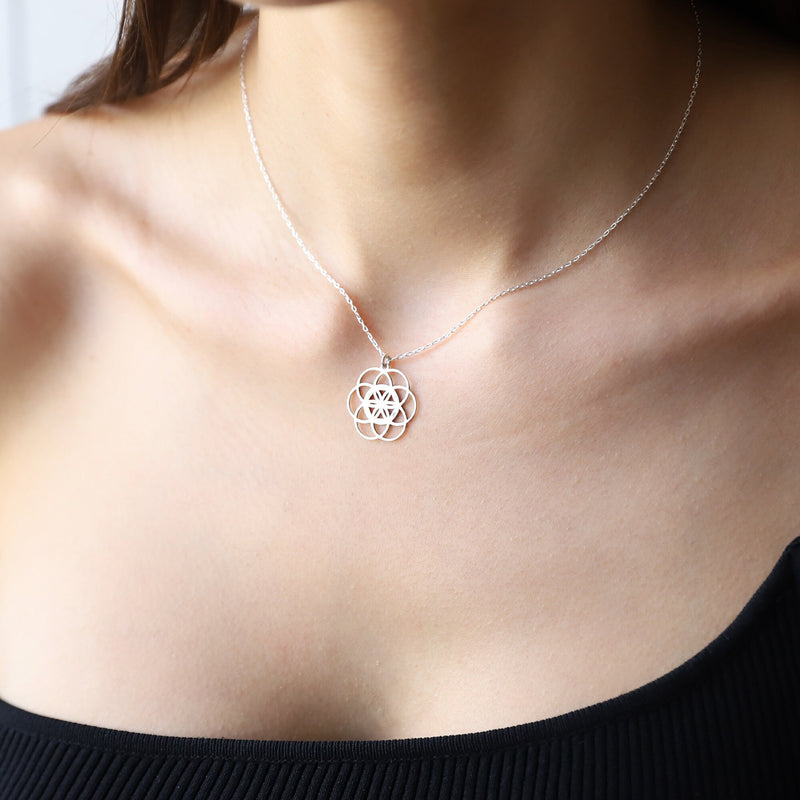 Flower of Life Necklace, Gifts for Her, Mom Jewelry, Flower of Life Pendant, Seed of Life Necklace, Life Flower, Everyday Necklace Silver